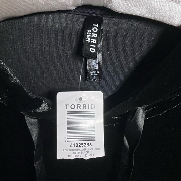 NWT- Torrid Sleep Loungewear Black Crushed Velour Velvet Cozy Pullover Hoodie 2X - Picture 4 of 14